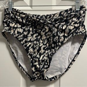 Miraclesuit bikini bottom. Size 14. Medium width leg opening.